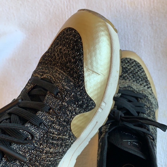 Nike Air Max 1 Ultra Flyknit Metallic Gold Sneakers - Picture 11 of 14
